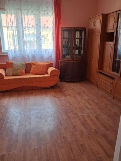 Casă cu 4 camere în Vetiș