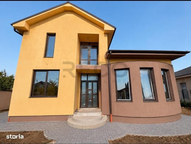 Casă cu 4 camere în Centura