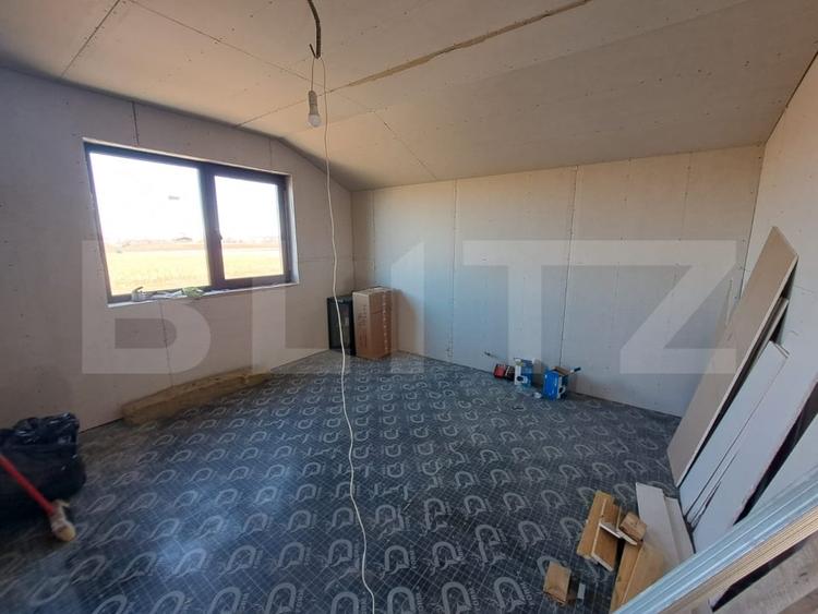 Casă individuală cu 4 camere cu Teren 560 Mp în Stupini