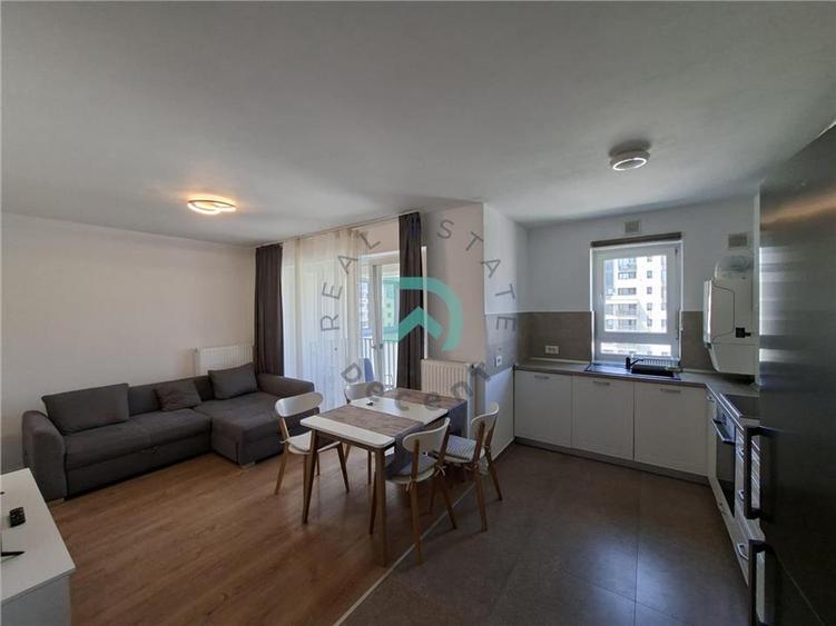 Apartament cu 2 camere decomandat în Tractorul