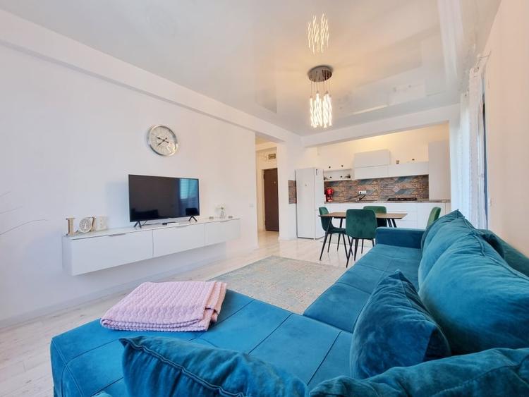 Penthouse cu 2 camere decomandat, mobilat în Mamaia-Sat