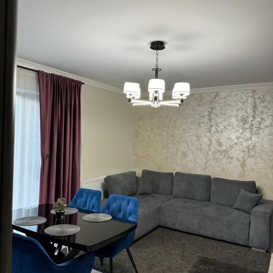 Apartament cu 2 camere semidecomandat, mobilat în Tractorul