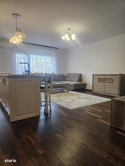Apartament cu 3 camere în Tractorul