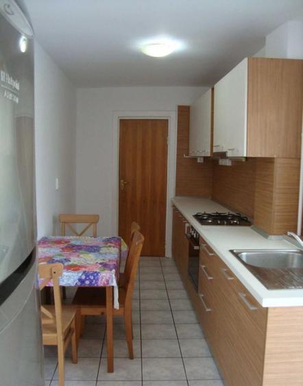 Apartament cu 4 camere decomandat, mobilat în Aviatorilor