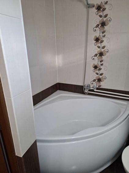 Apartament cu 3 camere semidecomandat în Sânnicoară
