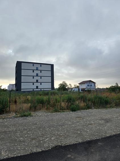 Teren Construcții intravilan de 770 mp, în Lazu
