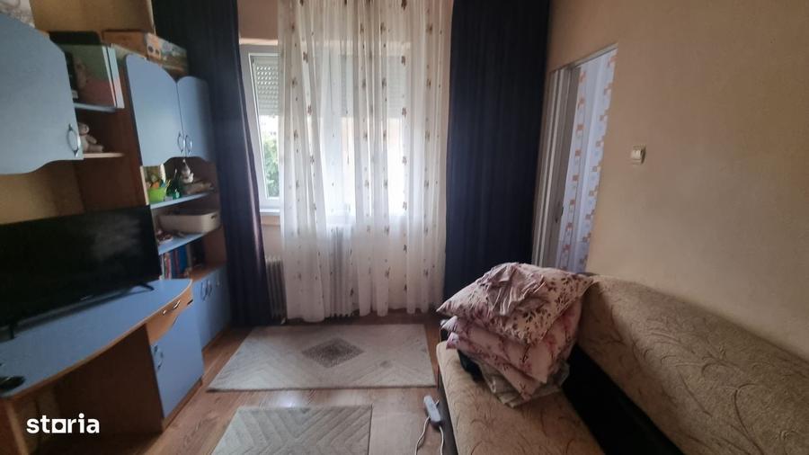 Apartament cu 2 camere semidecomandat în Rogerius