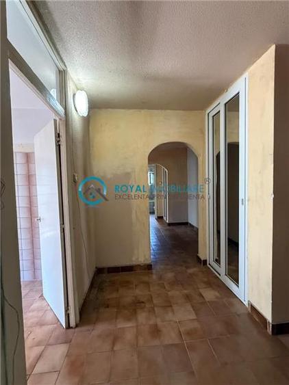 Apartament cu 3 camere decomandat în Paltiniș
