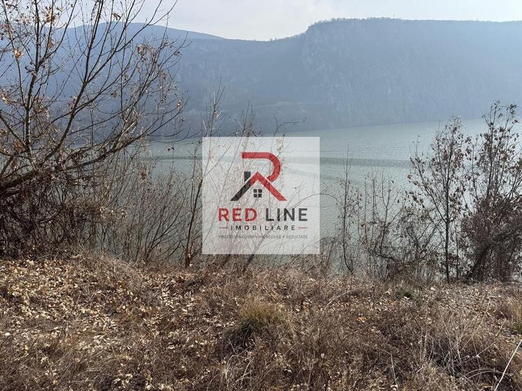 Teren Construcții intravilan de 526 mp, în Dubova