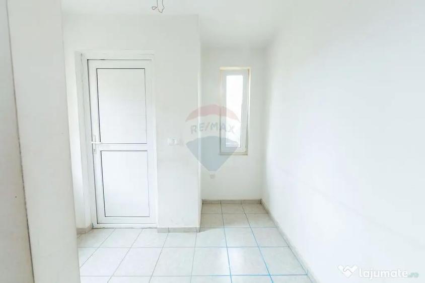 Casă cu 5 camere cu Teren 378 Mp în Purcăreni