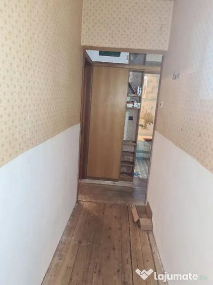 Apartament cu 4 camere decomandat în Aviației