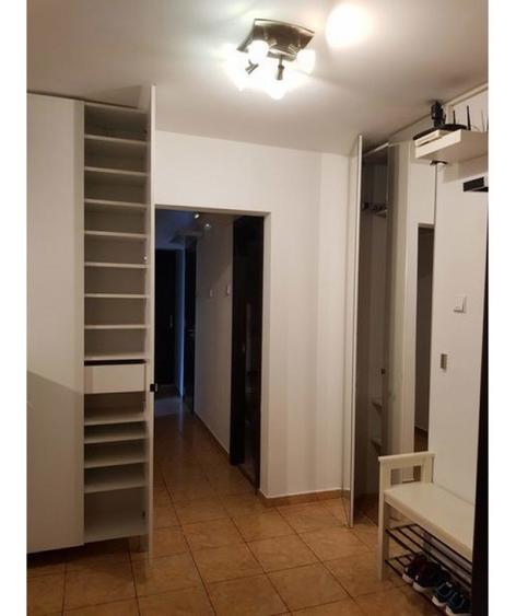 Apartament cu 3 camere decomandat în Dristor