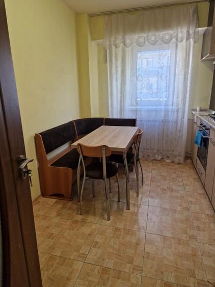 Apartament cu 2 camere decomandat, mobilat în Calea Severinului