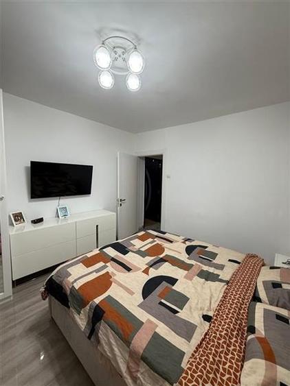 Apartament cu 3 camere decomandat în Dristor