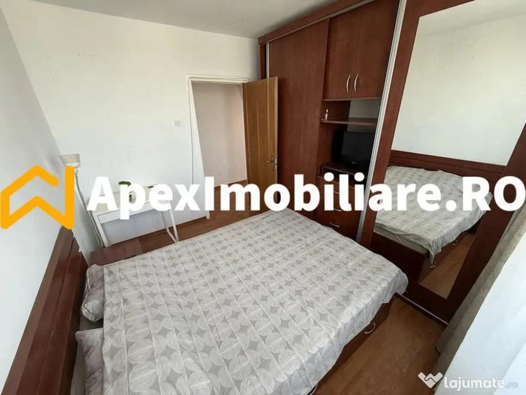 Apartament cu 3 camere semidecomandat în Apusului