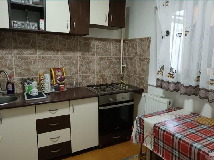 Apartament cu 2 camere decomandat în Lacu