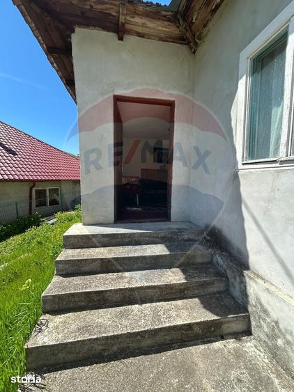 Casă cu 4 camere cu Teren 700 Mp în Chiojdu