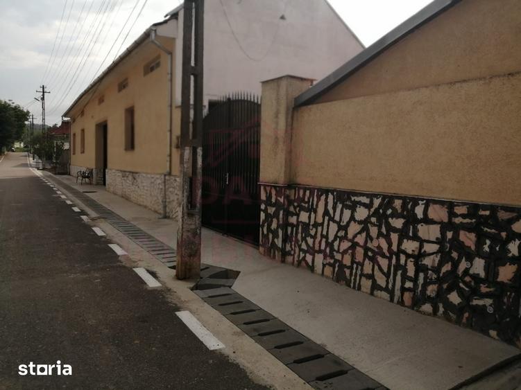 Casă cu 4 camere cu Teren 910 Mp în Central