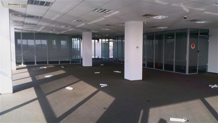 Birou, de 412 mp, în Central