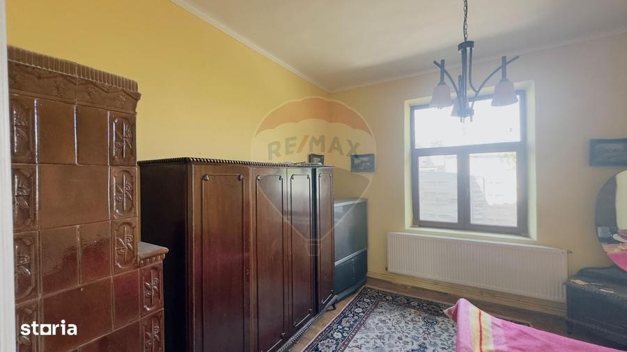 Casă cu 4 camere în Central