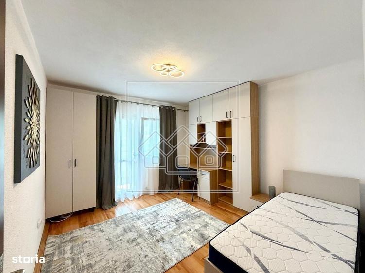 Apartament cu 4 camere decomandat în Central