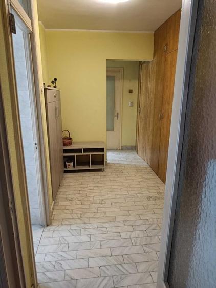Apartament cu 2 camere decomandat în Piața Centrală
