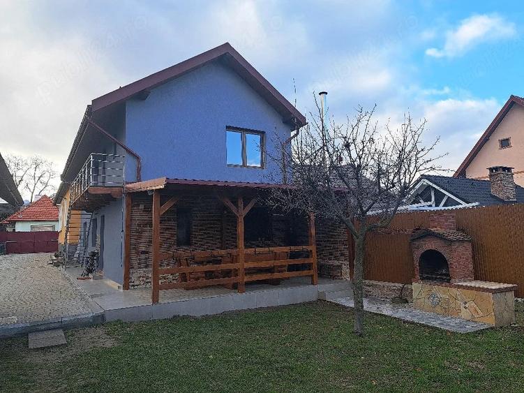 Casă cu Teren 250 Mp în Central