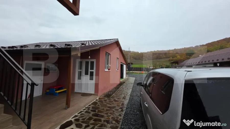Casă cu 4 camere cu Teren 1000 Mp în Central