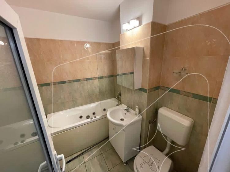 Apartament cu 3 camere în Complex Studențesc