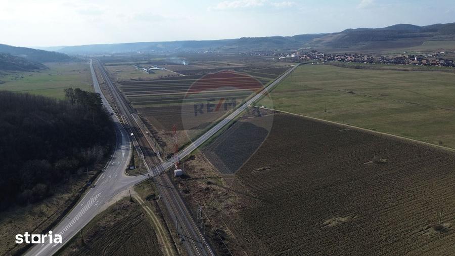 Teren de 19319 mp, în Laslea