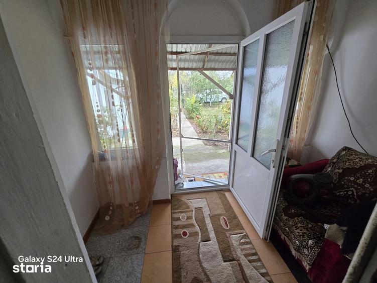 Casă cu 5 camere cu Teren 3000 Mp în Trivalea-Moșteni