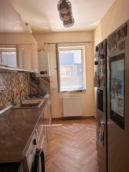 Apartament cu 3 camere în Roșu