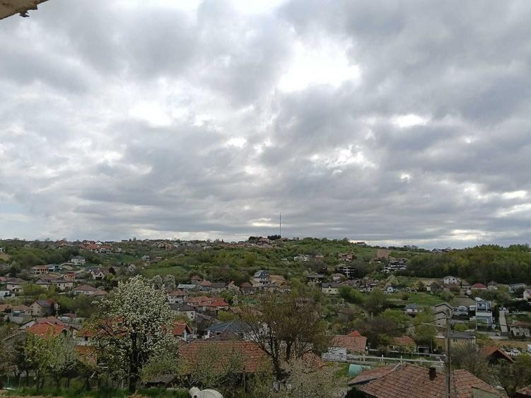 Casă individuală cu 5 camere cu Canalizare în Feleacu