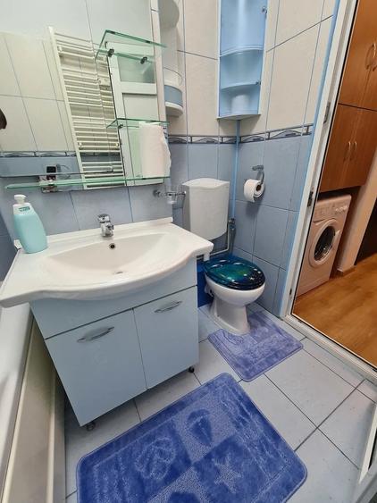 Apartament cu 3 camere decomandat în Tineretului