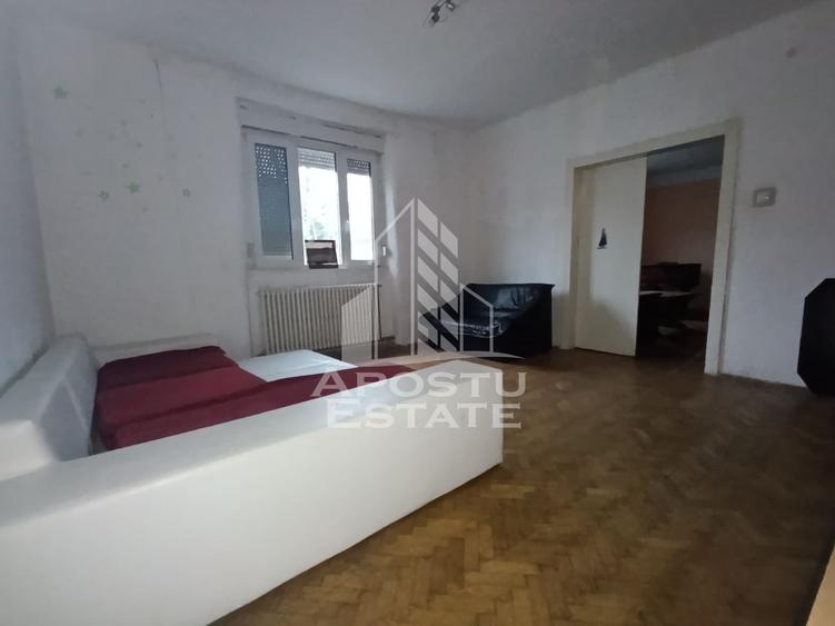 Casă individuală cu 9 camere cu Canalizare în Șagului