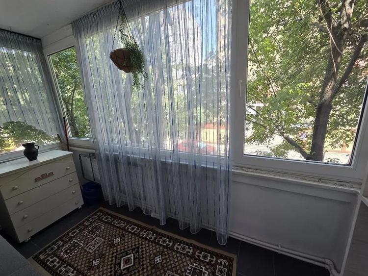 Apartament cu 2 camere decomandat în Lacul Tei