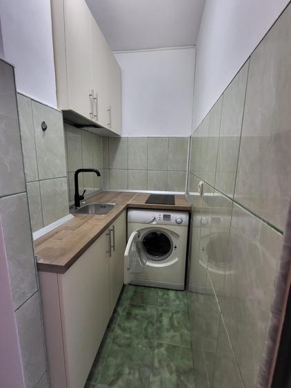 Garsonieră decomandată în Central