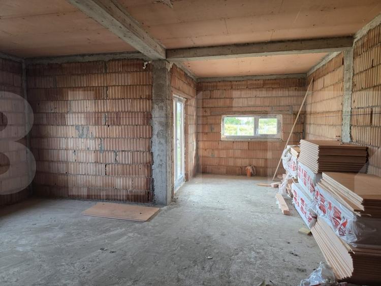 Duplex cu 4 camere cu Canalizare în Moșnița Nouă