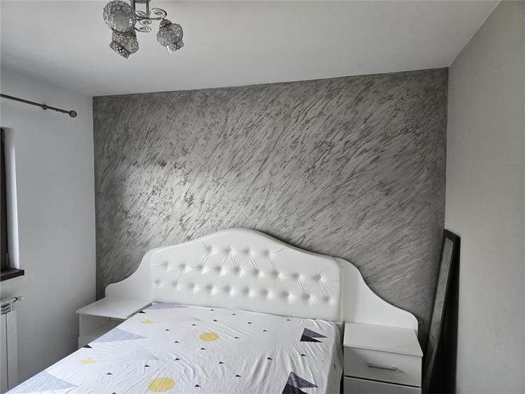 Apartament cu 2 camere decomandat în Podul de Fier