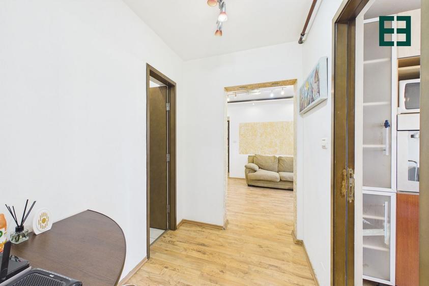 Apartament cu 4 camere semidecomandat, mobilat în Micălaca