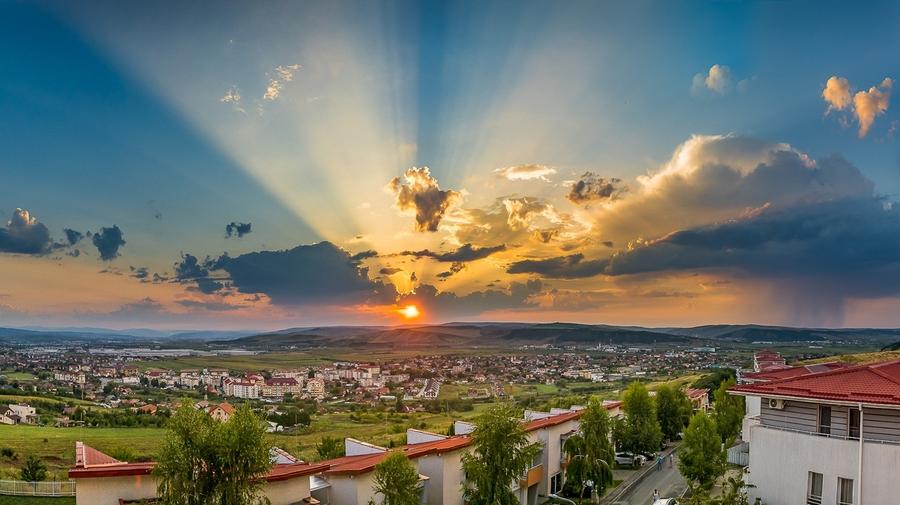 Apartament cu 2 camere semidecomandat în Exterior Vest
