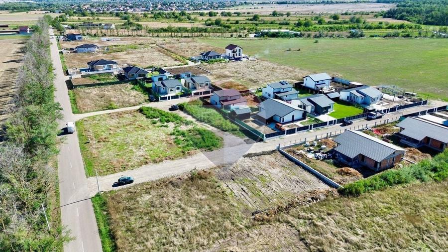Teren Construcții intravilan de 593 mp, în Vânători