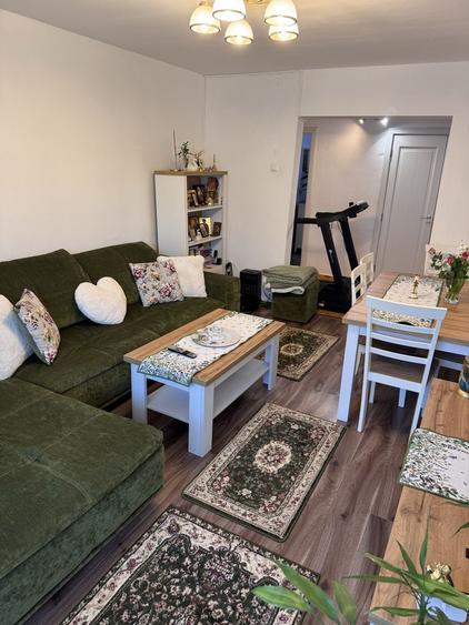 Apartament cu 4 camere decomandat în Tudor