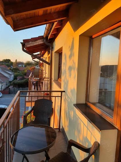 Apartament cu 4 camere semidecomandat în Sud