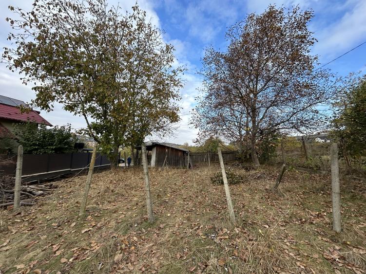 Teren Construcții intravilan de 1000 mp, în Bucium