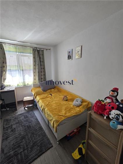 Apartament cu 3 camere decomandat în Micro 16