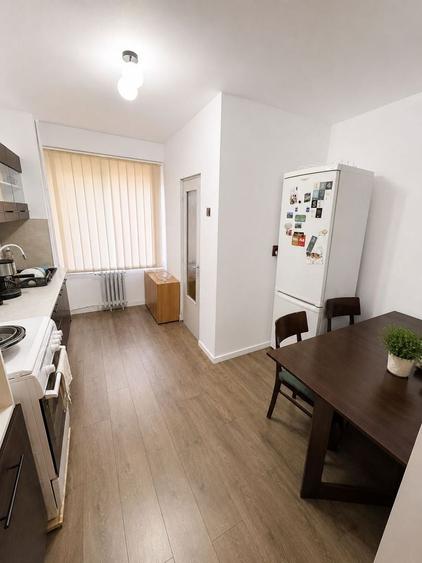 Apartament cu 4 camere decomandat în Rogerius