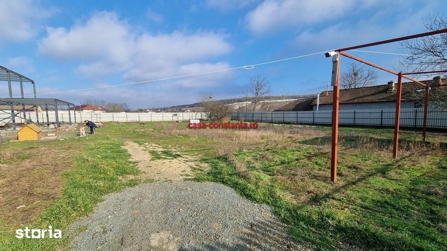 Casă cu 5 camere cu Teren 2660 Mp în Poarta Albă
