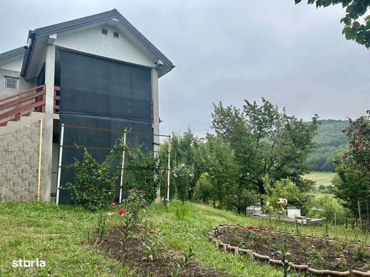 Casă cu 3 camere în Chicerea