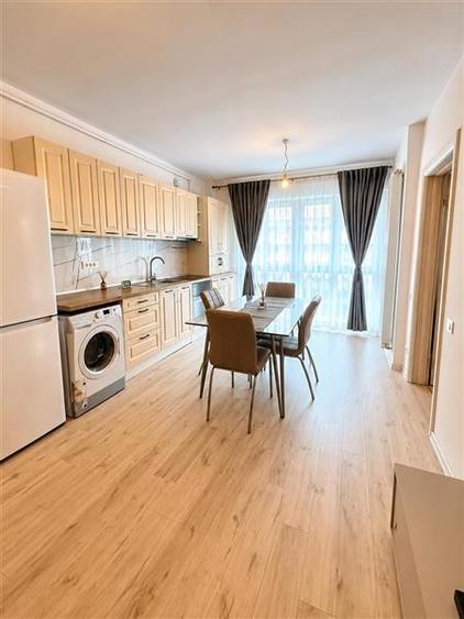 Apartament cu 2 camere decomandat, mobilat în Tractorul